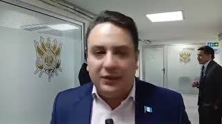 Secretario de Segeplan Carlos Mendoza  “Ni da  la cara, ni da las becas” dice Ronald Portillo
