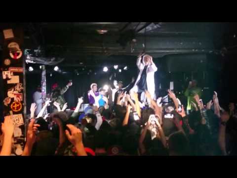 iLL Chris Walks on the Crowd in Seattle