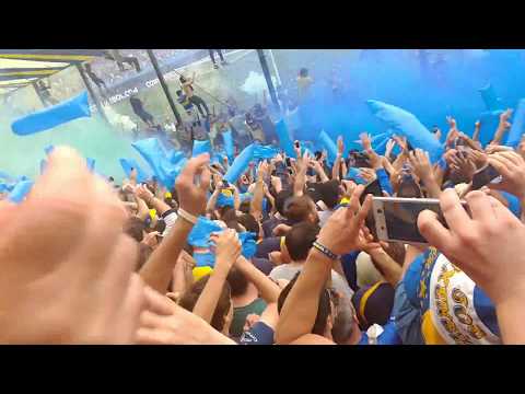 "Recibimiento de Boca vs riBer. Final Copa Libertadores 2018" Barra: La 12 &bull; Club: Boca Juniors &bull; País: Argentina