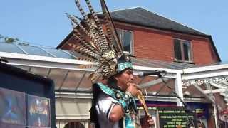 WAYNA PICCHU   PLAYS THE PIPES