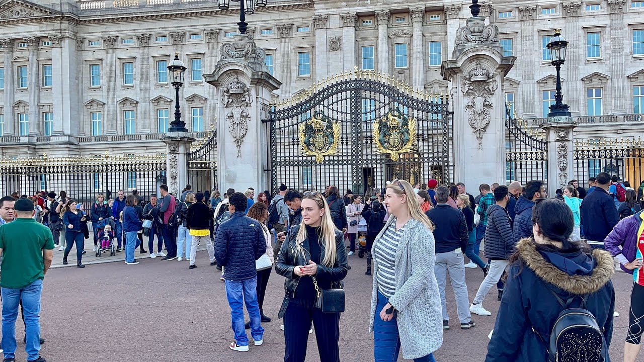 London Virtual Walking Tour Buckingham Palace to Westminster | London Marathon 2022 [4K HDR ]
