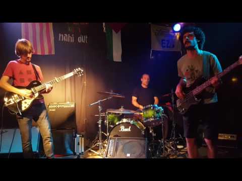 Sofa Zumaiako Gaztetxean