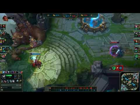 Poor adc getting 1shot in base by fed rengar (me)!!(SpOiLeR: panic flash 😂)
