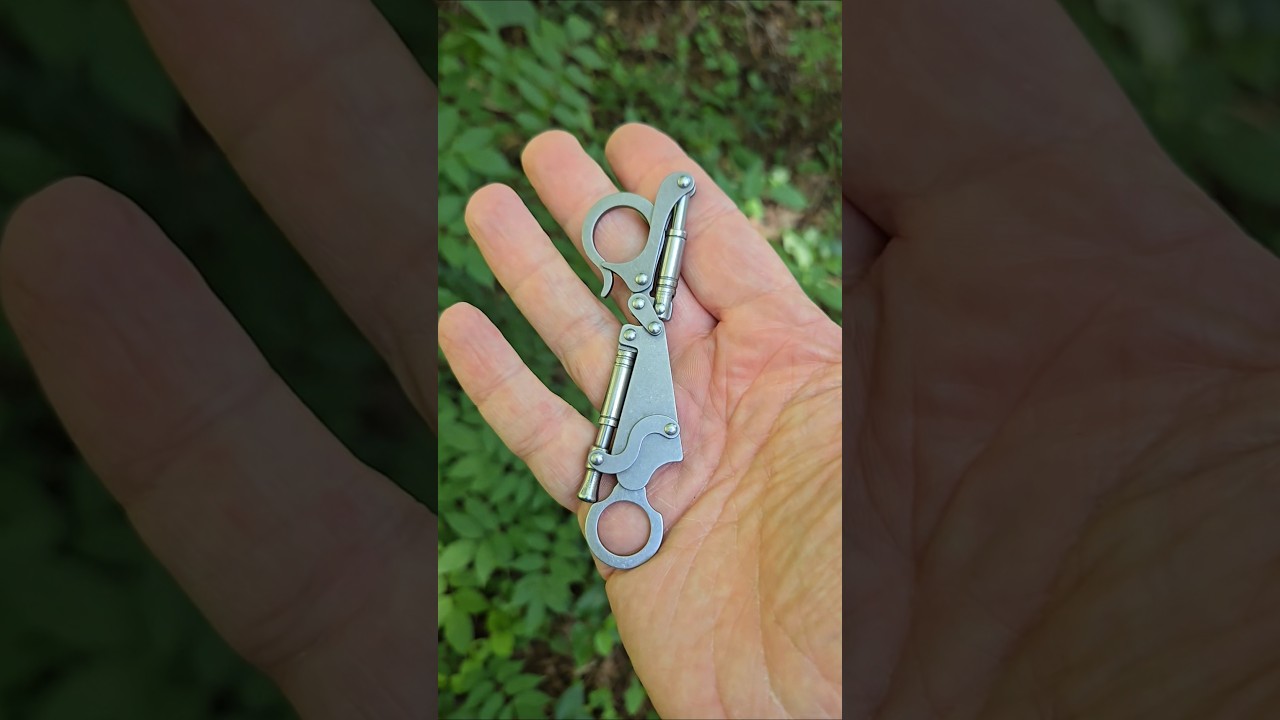 Impractical, but also useless #edc #steampunk #weirdknife