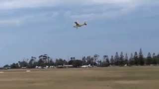 AWESOME PILOT!! EXTREME Crosswind Landing in a Cessna - 30-40 Knot winds