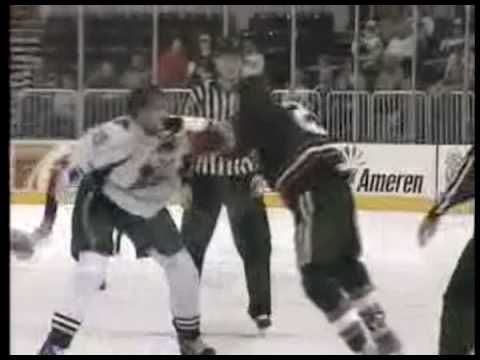 Mike Blunden vs Tyson Strachan