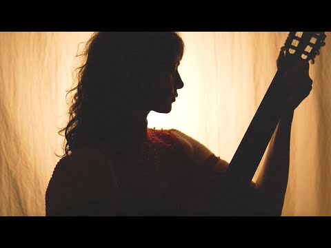 Hannah Cohen – Draggin' (Visualizer)