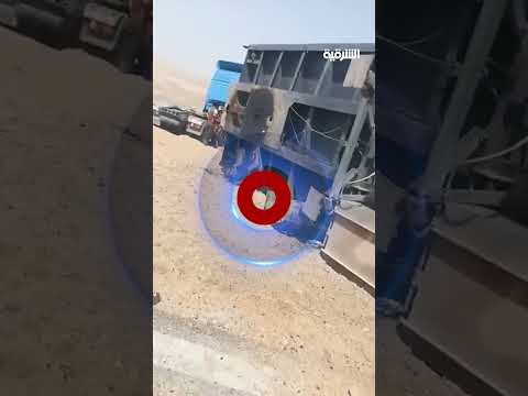 فيديو | انقلاب شاحنة محملة بالحنطة في محافظة صلاح الدين