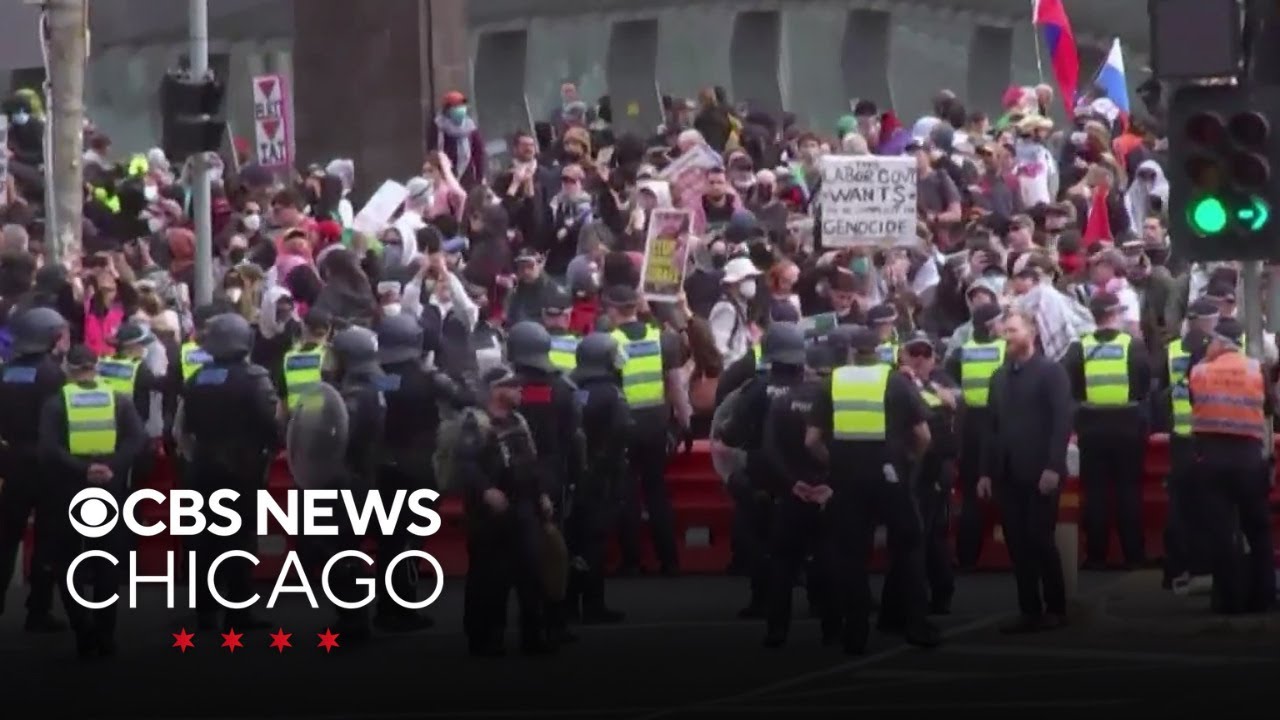 Anti-war protesters, police clashed outside exhibition in Melbourne, Australia