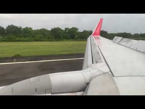 Landing di makassar Garuda indonesia PK-GFM retro livery GA616