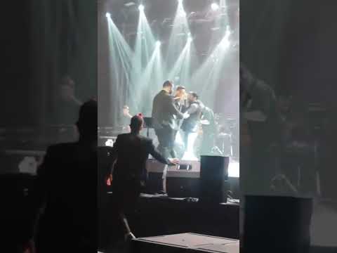 کار درستی نبود ولی معرفت محسن یگانه عالیه، آروم میکنه حراستو #محسن_یگانه #اجرا_زنده #اجرای_زنده