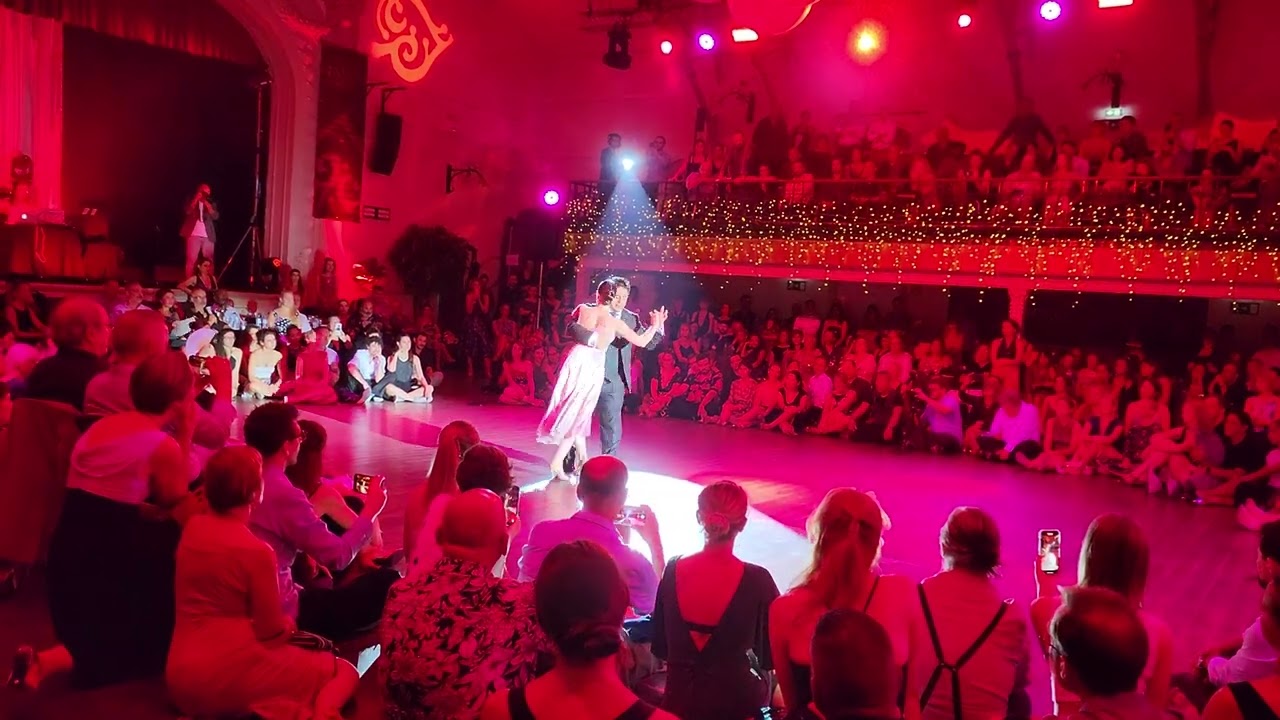 Argentine tango: Agustina Piaggio & Carlos Espinoza - Sobre el Pucho