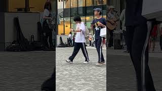 人の歌を勝手に演奏して気持ちよくなってるゴミバンドのカス演奏ww
