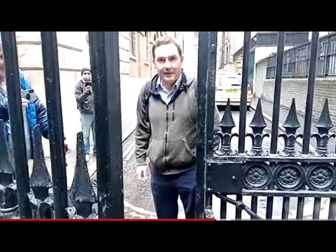 If I park my caravan  here would you mind 😜😆😆😆 city of London police