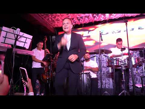 Un Poco Mas Alex D´Castro.