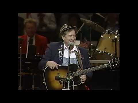 Boxcar Willie - Train Medley (Grand Ole Opry 1990)