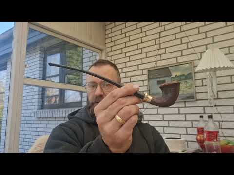 Review time. Stanwell H.C. Andersen curchwarden pipe and W.Ø. Larsen 2025 limited edition.