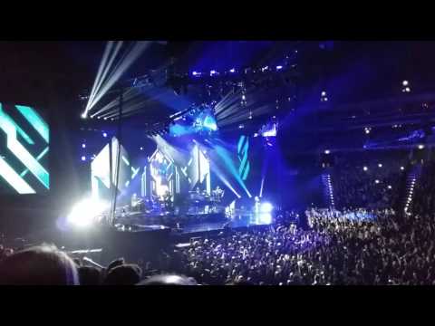 Ellie Goulding - Outside, Praha 30.1.2016 Live