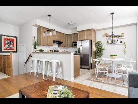 Sunny South Facing Move In Ready Freehold Townhome Built By Heathwood Homes - 11 Aird Crt, Milton