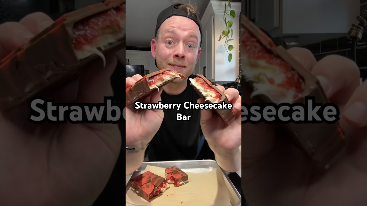 Dubai Strawberry Cheesecake Chocolate Bar #dubaichocolate #strawberrycheesecakechocolatebar #tryit