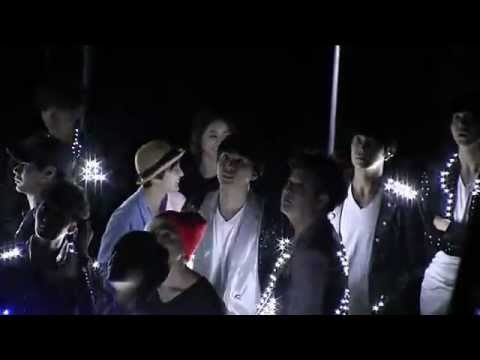 120520 Super Junior watch SHINee performing Sherlock @ SMT Backstage