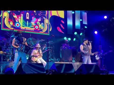 Carlos Santana & Grupo Frontera | Live Performance of “Me Retiro” on 05/22/25.