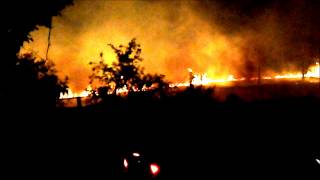 preview picture of video 'Vegetation Fire near 3338 Bechelli Lane in Redding California with Firefighters Responding'