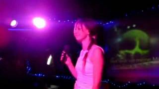 Gitti - Wie soll ein Mensch das ertragen im Green Mango