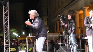 preview picture of video 'MoVimento 5 Stelle Piemonte - Beppe Grillo a Novara'