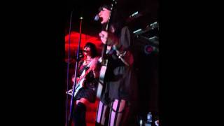 Dum Dum Girls - He Gets Me High