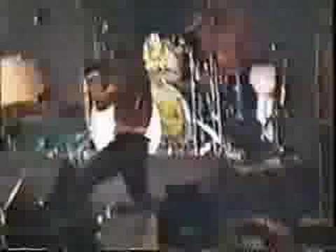 Red Hot Chili Peppers - Deep Kick (live)