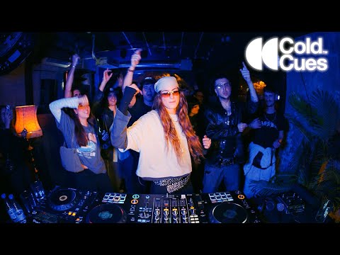Raw Hardgroove & Tribal Techno Mix at an Underground Club | INES ISLA