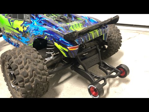 Traxxas Rustler 4x4 Adjustable wheelie bar bracket