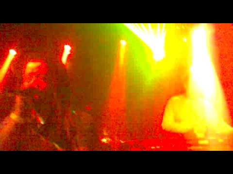Jake Nicholls B2B Topgroove With MC ELL @ Uprising Xmas [11-12-09].mp4