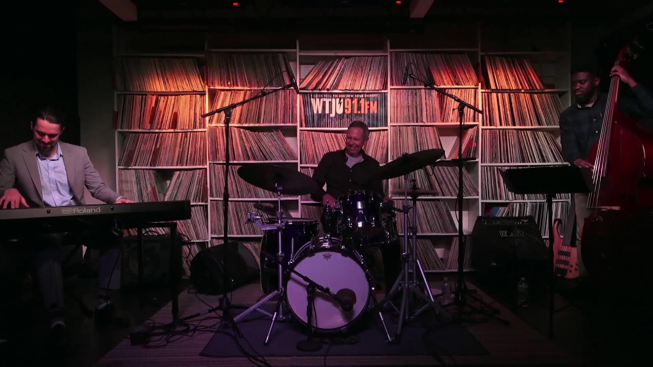Promotional video thumbnail 3 for Robert Jospe Trio
