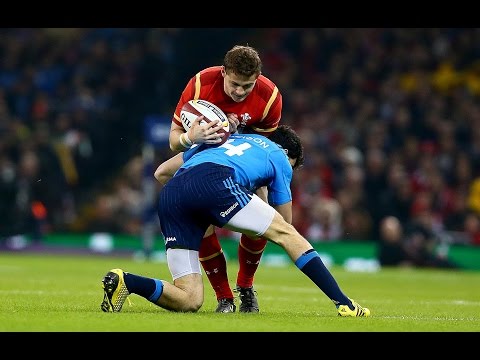 Textbook tackle from Italian winger Leonardo Sarto | RBS 6 Nations