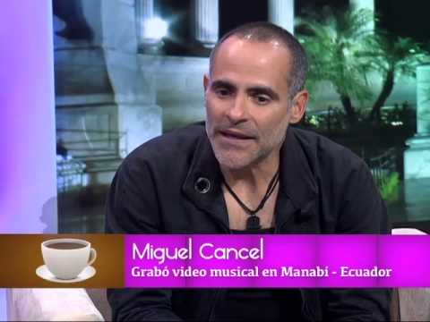 Ex Menudo Miguel Cancel en un Café Con Meche