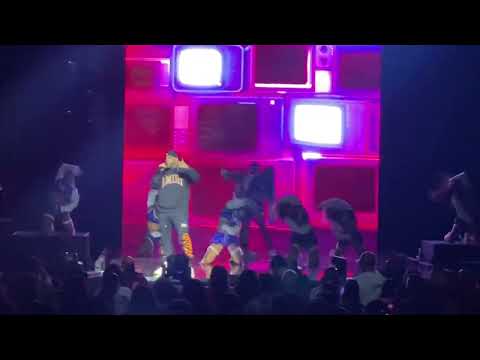 Nicky Jam - Fan De Tus Fotos (Live in Chicago 2022)