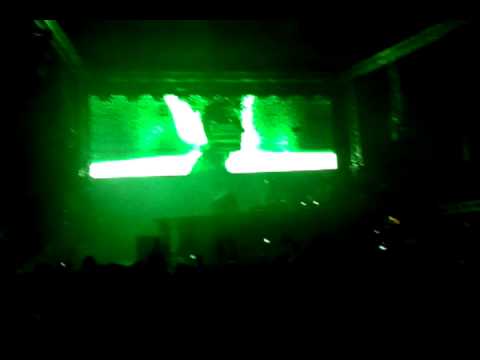 SHM vs Tommy Trash - Save the world in the end @ Cacao Beach, Bulgaria 2011
