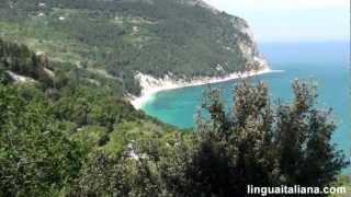 preview picture of video 'Windsurfing in Sirolo - Riviera del Conero - Marche'