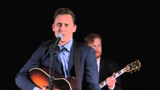Tom Hiddleston singing Why Don&#39;t You Love Me
