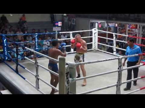 Phil Townley Muay Thai   3rd Round  15/11/13 Suwit Stadium