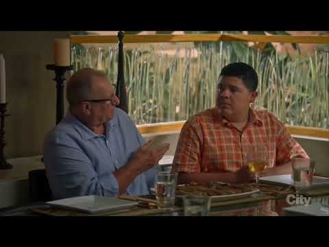 Gloria has daddy issues- Modern family S8 e1