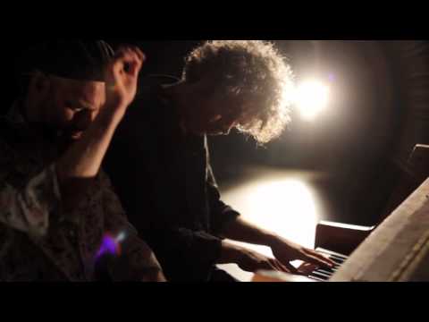 Le Grand Bateau - Domino (cover: Eliane Embrun) - OFFICIAL VIDEO