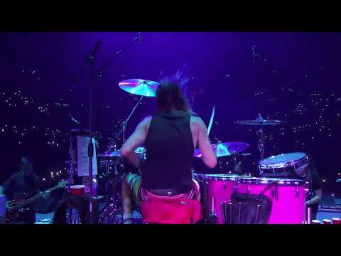 Taylor Hawkins absolutely killing It during Best of You - MSG 2021