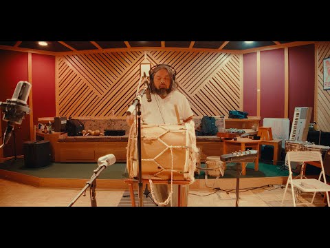 LA SRA. TOMASA  - UN RUMBO SIN DESTINO (Videoclip oficial)