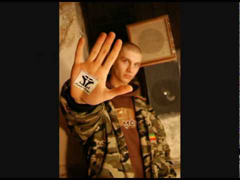 Starszy Feat Tallib & Rynio policja celuje ci w plecy