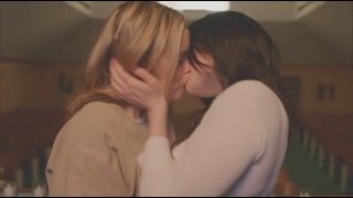 Orange Is the New Black - Hot lesbian kiss 18+ (Piper & Alex, S01S09)