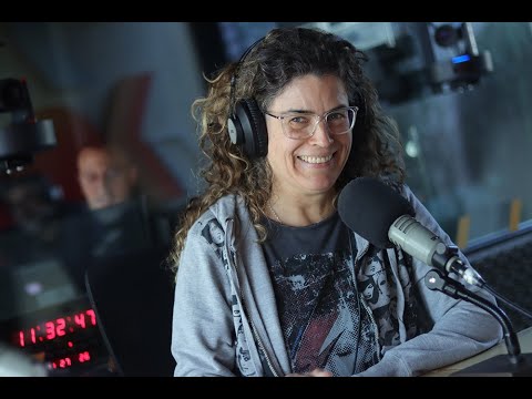 Samantha Navarro canta "Al vino y al cielo"