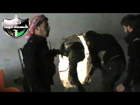 تسلل مقاتلي لواء شهداء دوما للسيطرة على الأبنية التي تتمركز بها قوات النظام قرب كراج البولمان في حي القابون في مدينة دمشق